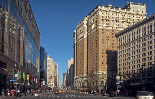 New York 6th Avenue and 34th Street