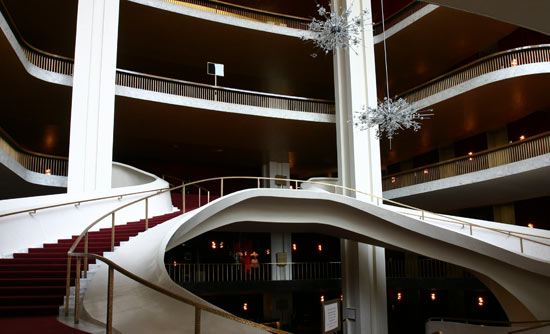 New York Lincoln Center Metropolitan Opera