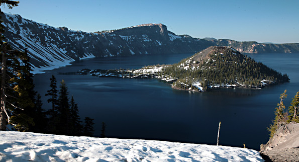 Crater Lake National Park 
Discovery Point, Afternoon in June