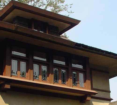 Edward Hills , Frank Lloyd Wright